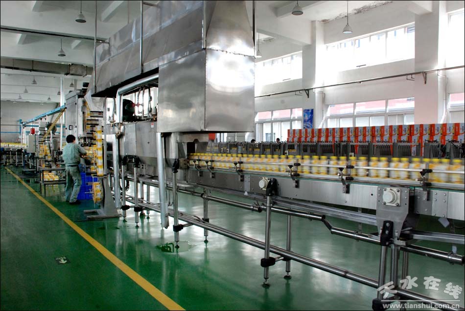 【經(jīng)濟(jì)直通車(chē)】天水娃哈哈 豐富產(chǎn)品拓寬市場(chǎng)(圖)--天水在線(xiàn)